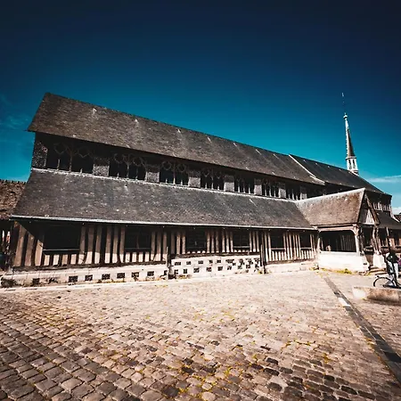 Le 105, Bed & Breakfast