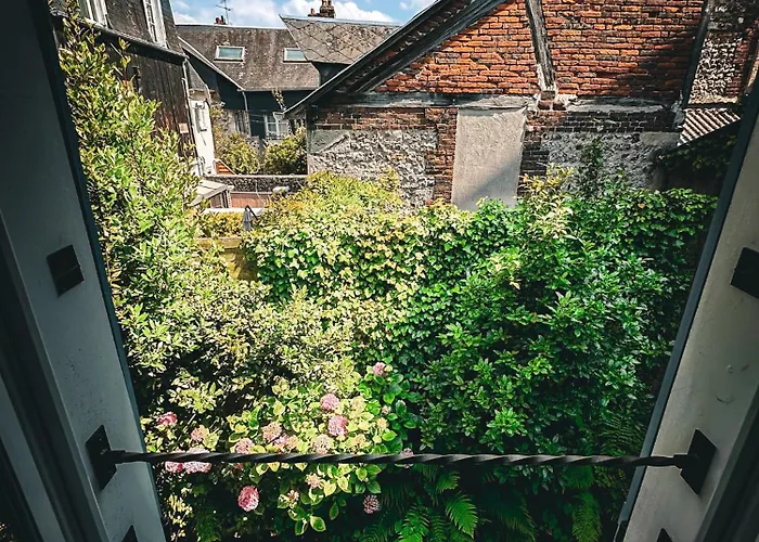 Le 105, Bed & Breakfast